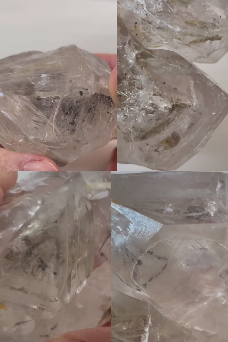 Enhydro Crystal with ancient trapped water moving inside